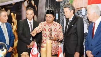 インドネシアのクリエイティブ経済はチュニジアに有名で、スースでの展覧会の名誉のゲストになるために並んでいます