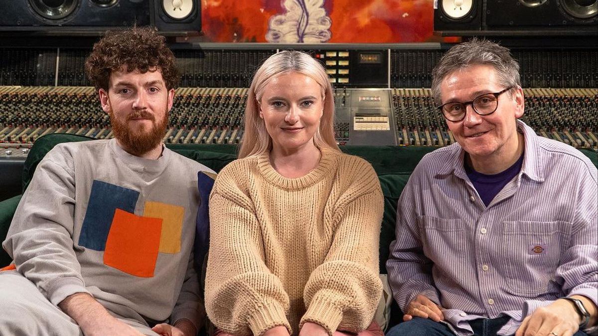 Diminta Label Stop Buat Musik Pop, Jadi Alasan Clean Bandit Meredup?