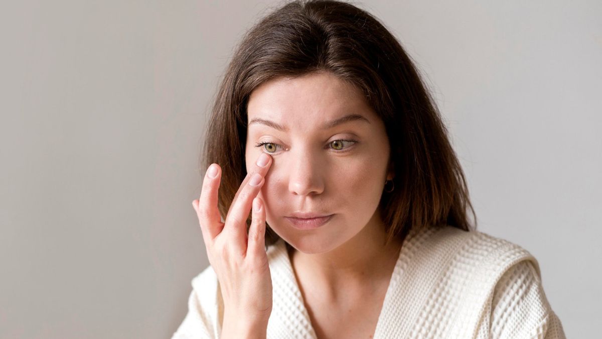 5 Alasan Kenapa Kulit Terasa Lengket setelah Memakai Skincare