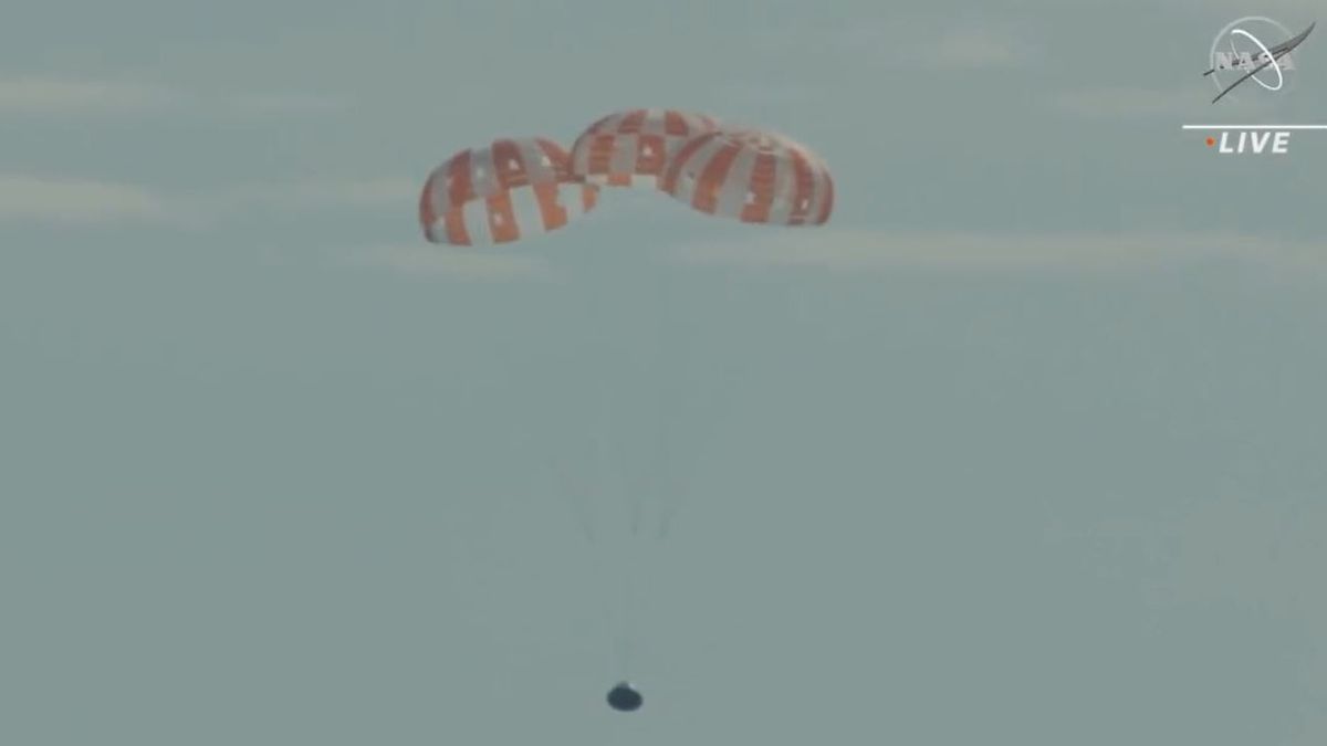 The Orion Spacecraft Successfully Landing To Earth After A 25-Day Mission