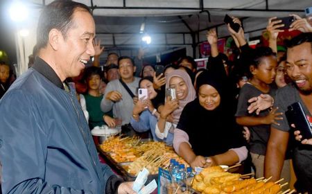 Di Malam Tahun Baru 2024, Pedagang Temulawak Ini Senang Dagangannya Diborong Presiden Jokowi