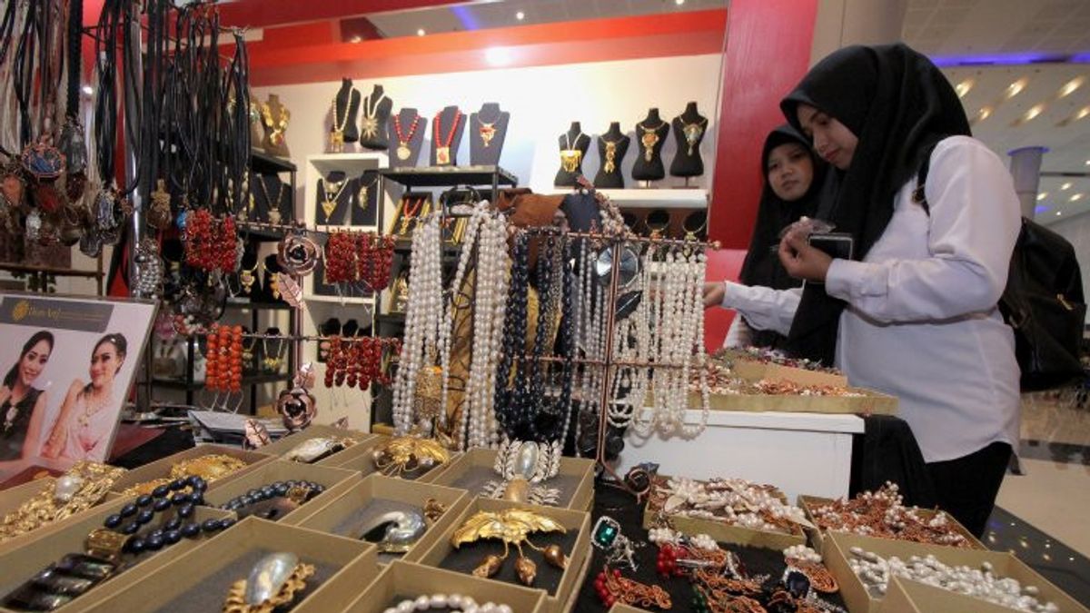 Jokowi Gives 'Red Carpet' To MSMEs, Gets Cheap Funding