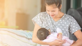 Selon les médecins, d’allaiter un bébé est suffisant pour 15 à 30 minutes.