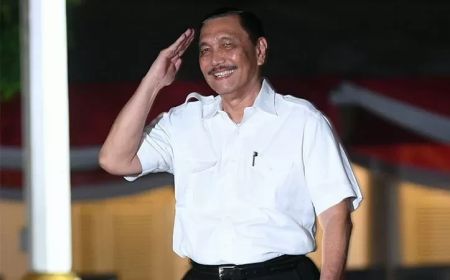 Soal Kenapa Jokowi Harus Lepas Jabatan 2024, Refly Harun 'Kuliahi' Luhut Tentang Hukum Tata Negara