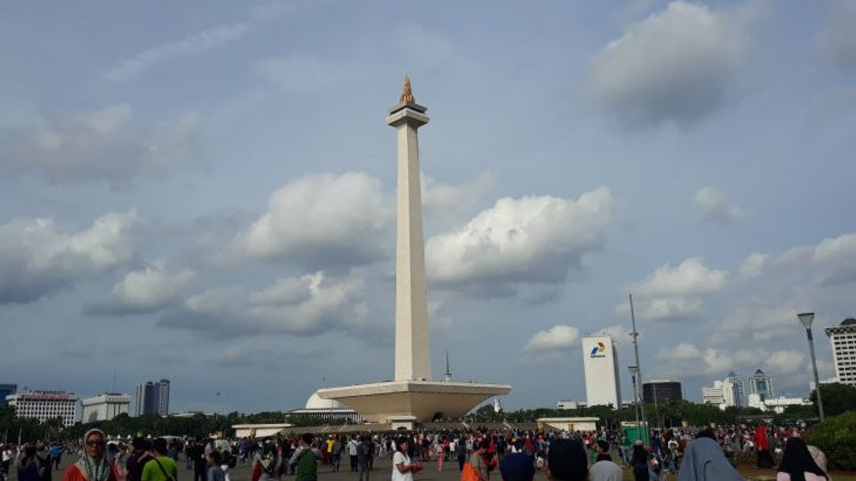 Le temps du 30 août, Jakarta est enveloppée par des nuages épaisses tout au long du vendredi