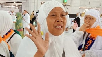 Wartini's Tears Broke, Finally She Could See The Kaaba