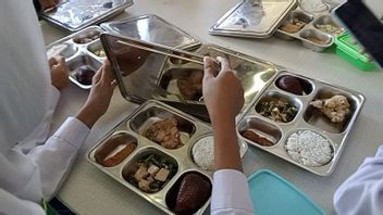 ar, ce n'est pas seulement gratuit, Dinkes veille à ce que les aliments MBG à Mataram soient sains et sûrs