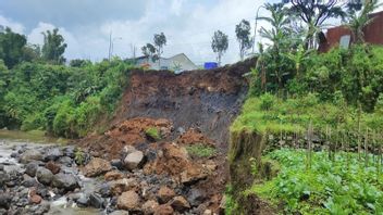 ra du côté de la route Temanggung-Wonosobo naturel Longsor Suivi