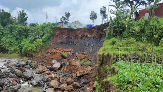 Jalan Temanggung-Wonosobo Terdampak Longsor Tebing Diperbaiki usai Lebaran 2025