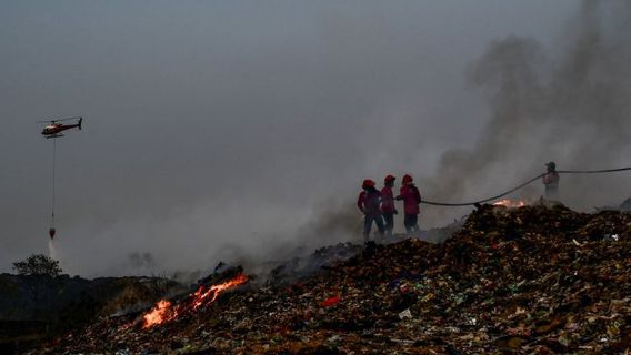 BNPB Fokus Hentikan Penjalaran Api di TPA Rawa Kucing 