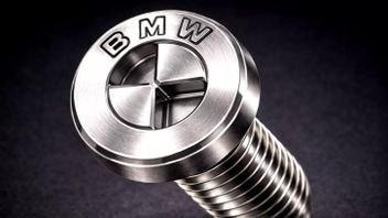 BMW Patenkan Sekrup Berlogo yang Menyulitkan Mekanik Bengkel Biasa