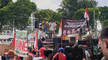 Massa Demo di Depan KPU, Suarakan Penolakan Perhitungan Pilpres