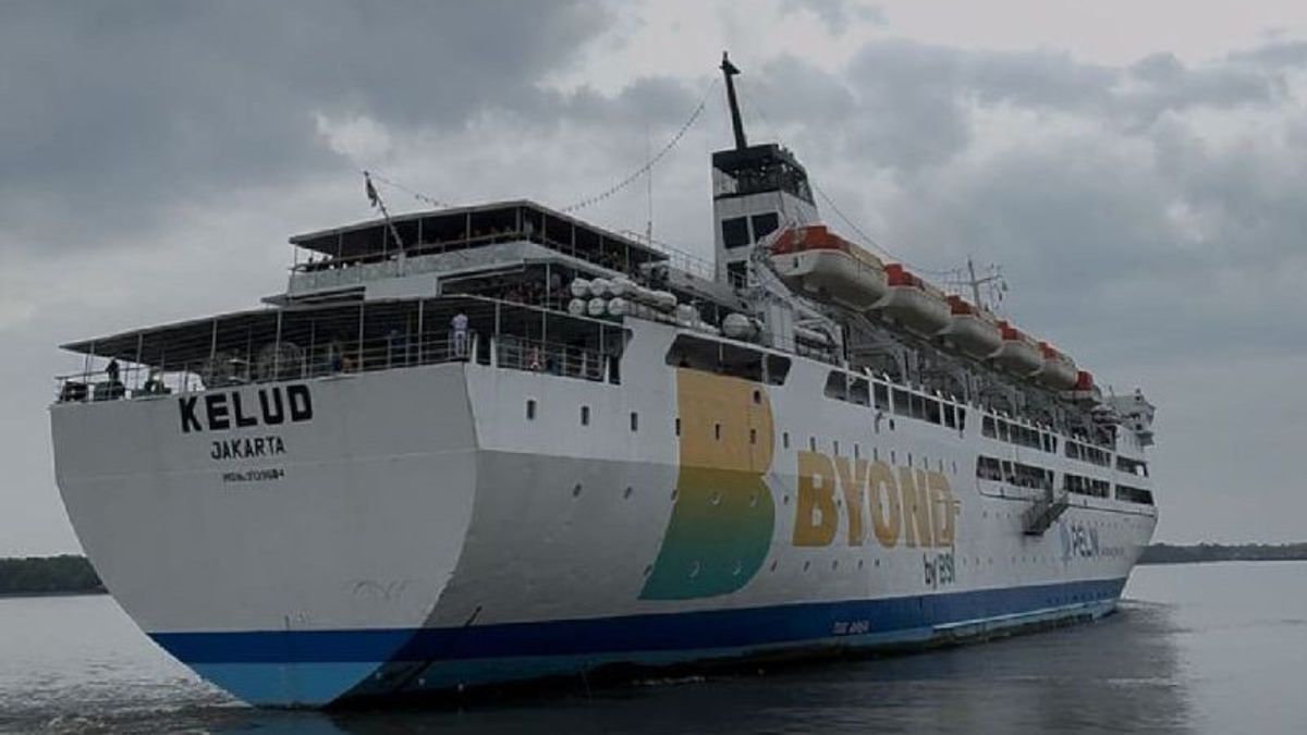 Pelni Records 11,171 Passengers Departing From North Sumatra Volunteers During School Holiday 2025