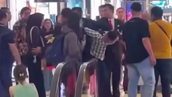 جاكرتا - ألقت الشرطة القبض على صبي سرقة iPhone 14 Pro في إندونيسيا الكبرى ، مهددا بالسجن لمدة 5 سنوات