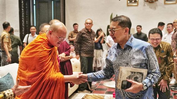 ワイサックに先立ち、文化大臣のファドリ・ゾンは、ボロブドゥール神聖シンボルの包括的なアクセスと回復を奨励しました