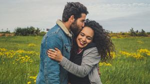 Ingin Menjadikan Pasangan sebagai Sahabat Terbaik? Ikuti 5 Tips Berikut