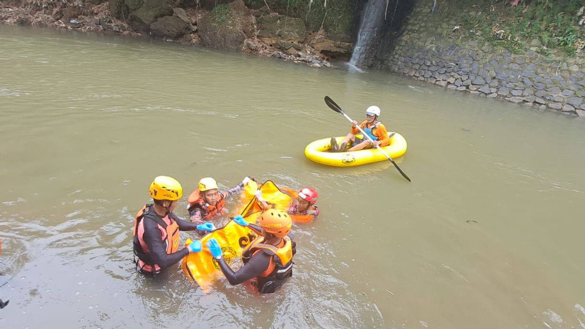 12-year-old Boy Who Disappeared In Ciliwung River Kramat Jati Found Dead Floating