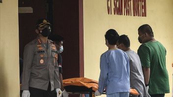  Kantong Jenazah Oranye Bagian Tubuh Korban Sriwijaya Air SJ-182 Kembali Masuk ke RS Polri