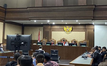 Hakim Tipikor Tolak Eksepsi Irwan Hermawan Dkk Terkait Korupsi BTS