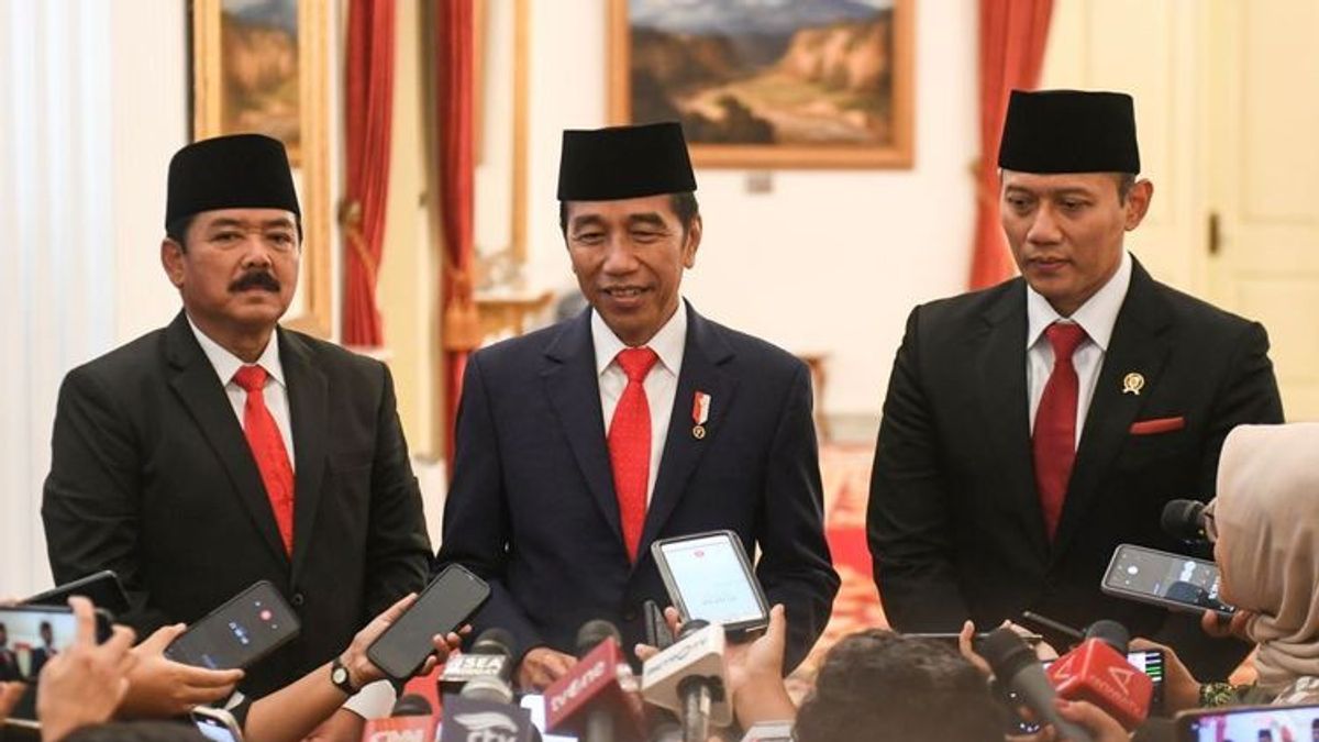Reading President Jokowi's Motives In Collaborating With AHY To The Cabinet