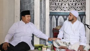 Ditemani Gibran, Prabowo Bersilaturahmi ke Kediaman Habib Syech di Solo