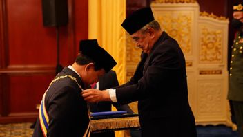Momen Prabowo Dianugerahi Gelar Kehormatan Datuk Seri Darjah Gemilang Seri Melaka
