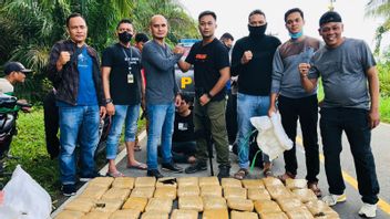 West Pasaman BNNK Arrête Quatre Distributeurs De 50 Kg De Marijuana
