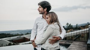 Agar Terkoneksi secara Emosional dengan Pasangan, Tak Melulu Perlu Kata-Kata Romantis