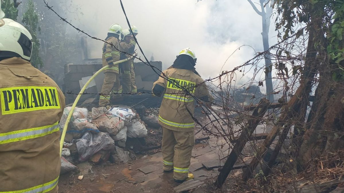Graha CIMB Niaga Sudirman Building Burn, Fire from Basemen