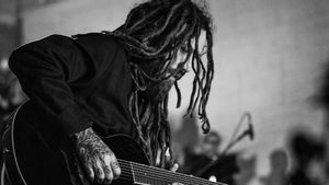 Gitaris KoRn, Brian “Head” Welch Membuka Pusat Perawatan Kesehatan Mental