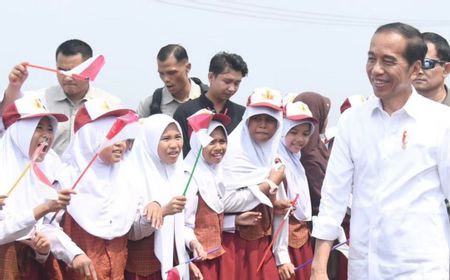 Projo Nilai Tuduhan Adian Napitupulu Soal 3 Periode Drama, Jokowi Taat Konstitusi