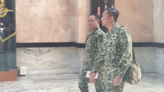 TNI Commander and Retired Officers Gather to Meet Minister of Defense Sjafrie