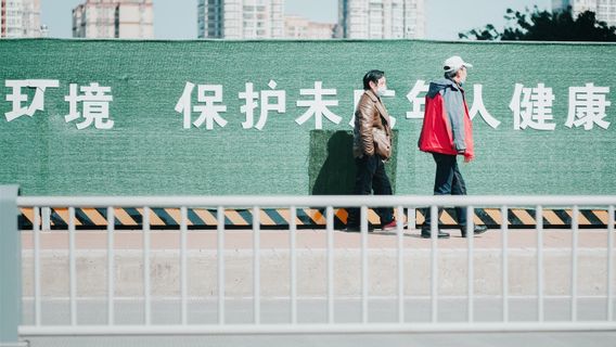 中国のCOVID-19事件の急増は再び外国人の入国を禁止する