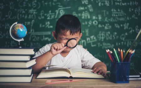 8 Cara Meningkatkan IQ Anak Supaya Tumbuh Cerdas dan Berbakat