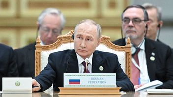 Putin And Iranian President Pezeshkian Meet In Turkmenistan