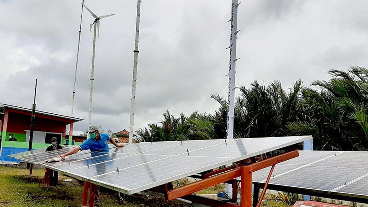 Hybrid Generator Frees Residents Of The Remote Hamlet Of Bondan Cilacap From Darkness