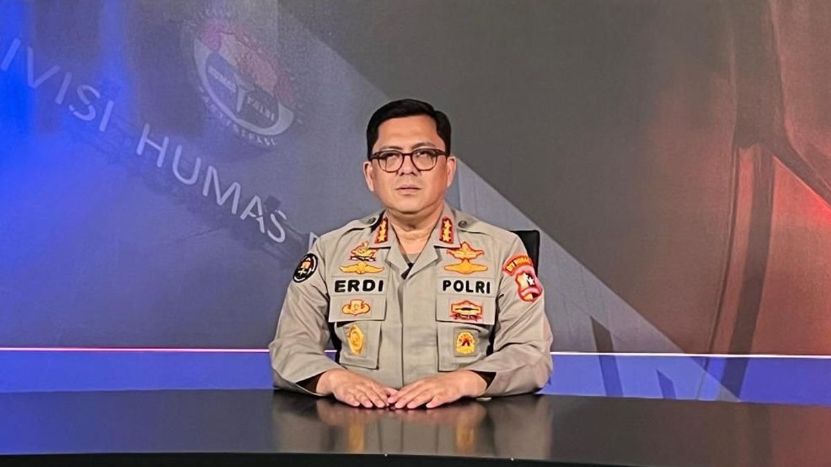轮换警察局数百名人员、西爪哇和南苏拉威西地区警察的公共关系主管被替换