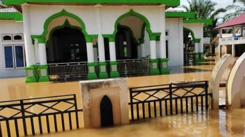 洪水浸泡西亚齐17个村庄，水位从30厘米-1.3米开始