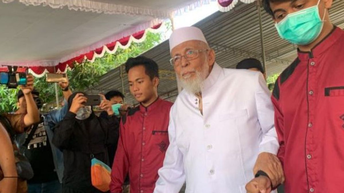 Abu Bakar Ba'asyir Ikut Upacara HUT RI ke-77 di Ponpes Ngruki