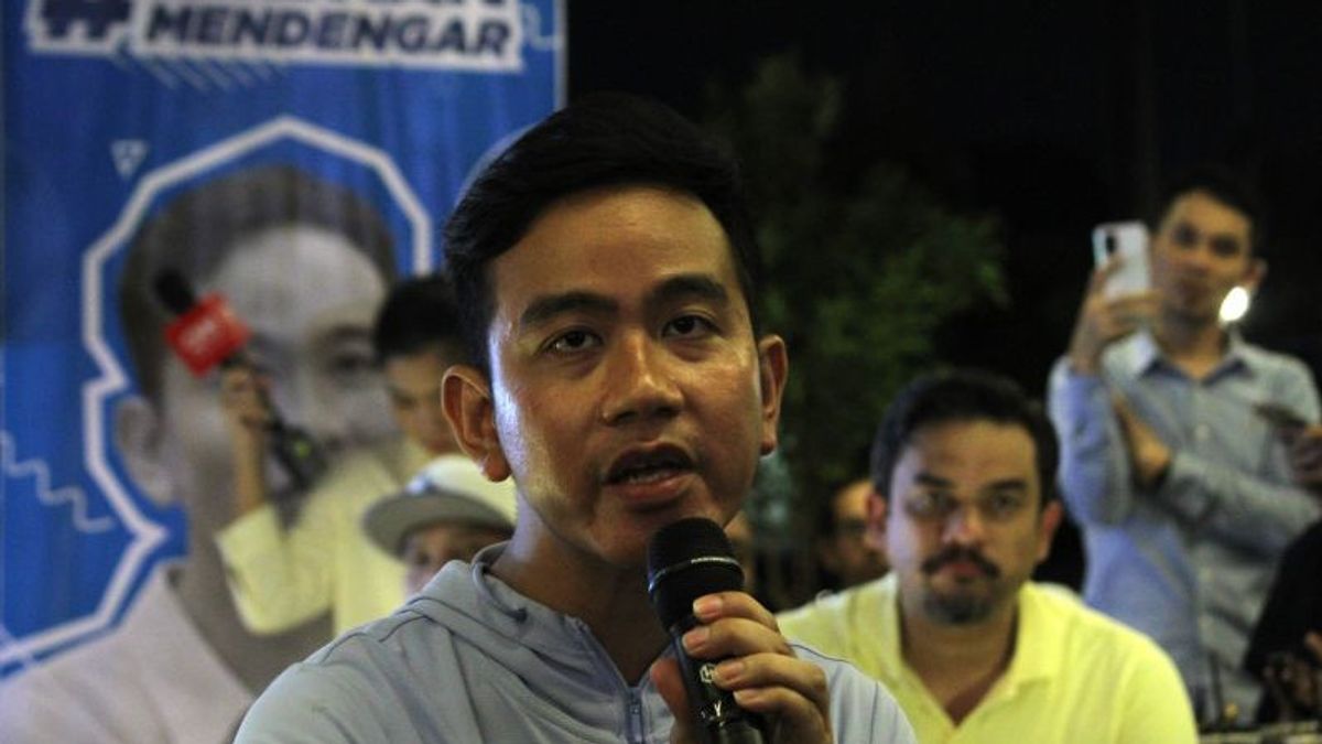 Pour l’équipe nationale AMIN,Gibran Dangkal, Copy Paste Jokowi