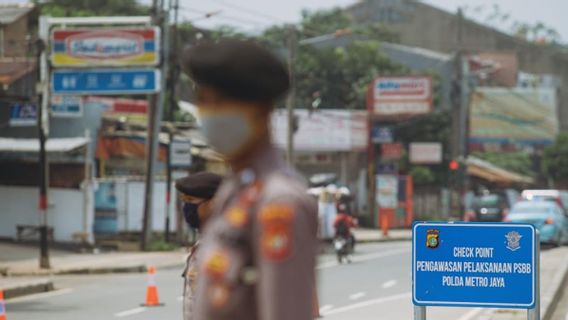 COVID-19 Task Force: Restrictions Sur Les Activités à Java Et Bali Sont Obligatoires