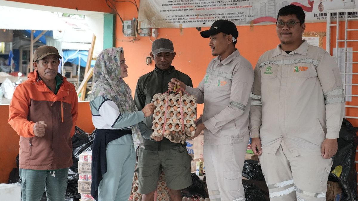 PT IWIP Provides Assistance For Flood Victims In Central Halmahera