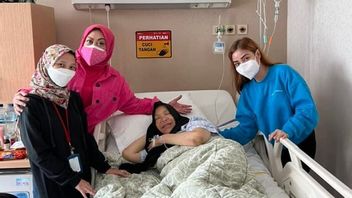 4 Foto Terakhir Dorce Gamalama saat Dirawat di Rumah Sakit, Konsisten Berhijab