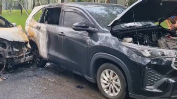 Innova Zenix Hitam Terbakar di Bumi Foresta BSD