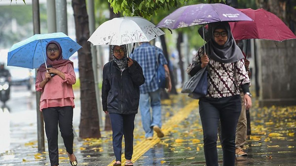 الطقس في جاكرتا 18 أبريل: من المتوقع هطول أمطار مصحوبة بالبرق في فترة ما بعد الظهر