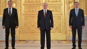 Le Kremlin Dit Que Le Président Accepte Que Les Pourparlers Entre Les États-Unis Et La Russie Sur L’Ukraine Reprennent