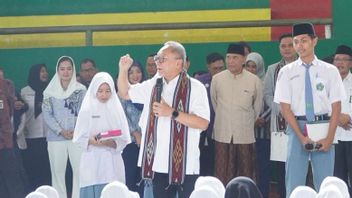 Zulkifli Hasan：每个人都很高兴，MBG的营养标准符合政府标准