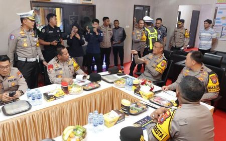 Kapolda Jatim Cek Pos Pengamanan dan Pelayanan di Surabaya