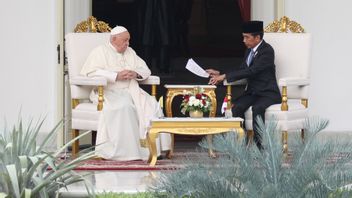 Des représentants interconfessionnels ont assisté à la rencontre entre Jokowi et le pape François au palais de Jakarta