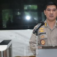 Viral Polisi Kokang Senjata, Kompolnas Sebut Bisa Mencoreng Institusi